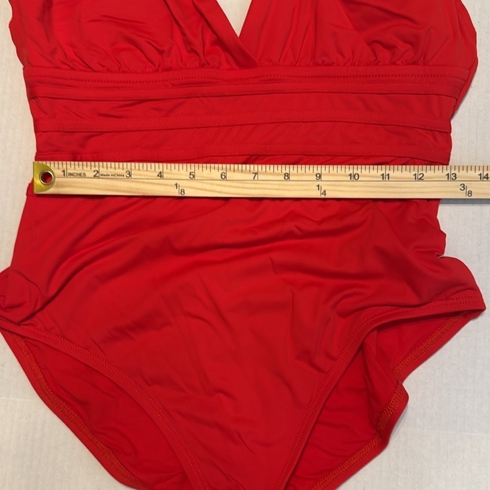 La Blanca Island Goddess Multi Strap Cross-Back Mio in Cherry Red Size 12 - Picture 6 of 14